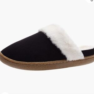 NIB Colorxy Fuzzy House Slippers for Women Size 6/6.5